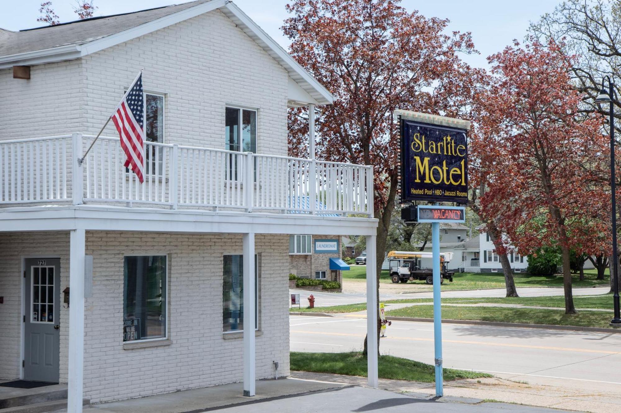 Starlite Motel Wisconsin Dells Bagian luar foto